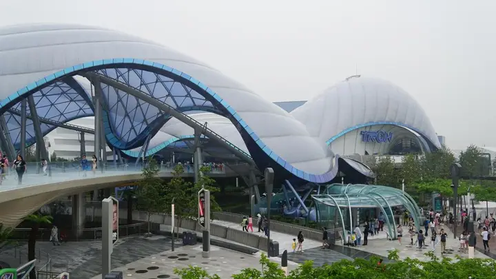 TRON Lightcycle Power Run building